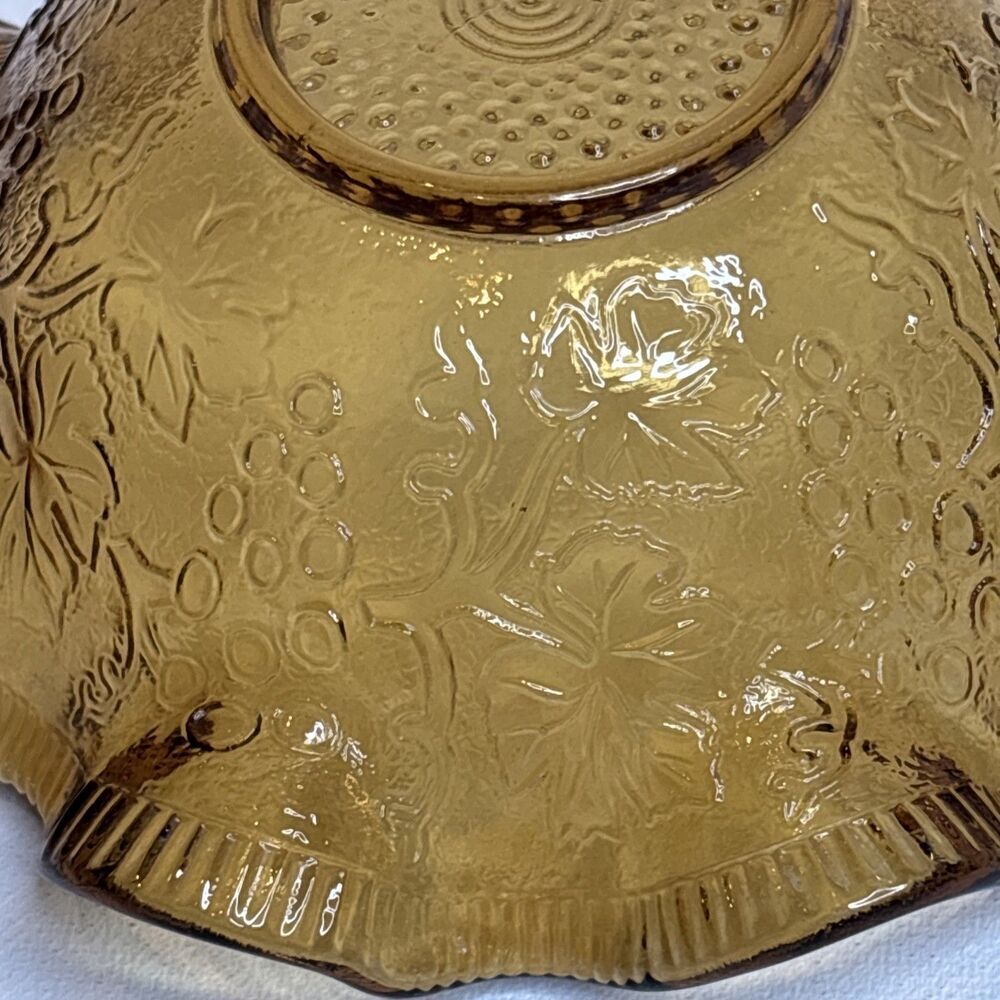 Vintage Green Amber Glass Ruffled Bowls Grapevine Pattern Candy Dish Set 2 - Picture 8 of 16